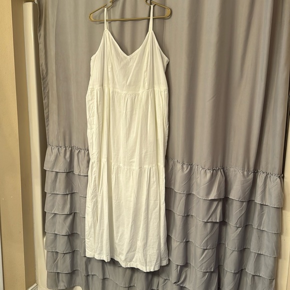 Old Navy White Maxi Dress - Picture 1 of 4